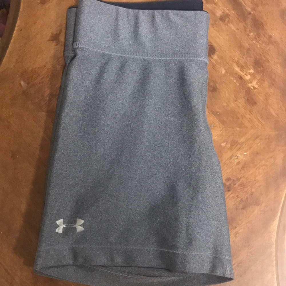 Under Armour - Heatgear Compression Shorts - Size Medium
